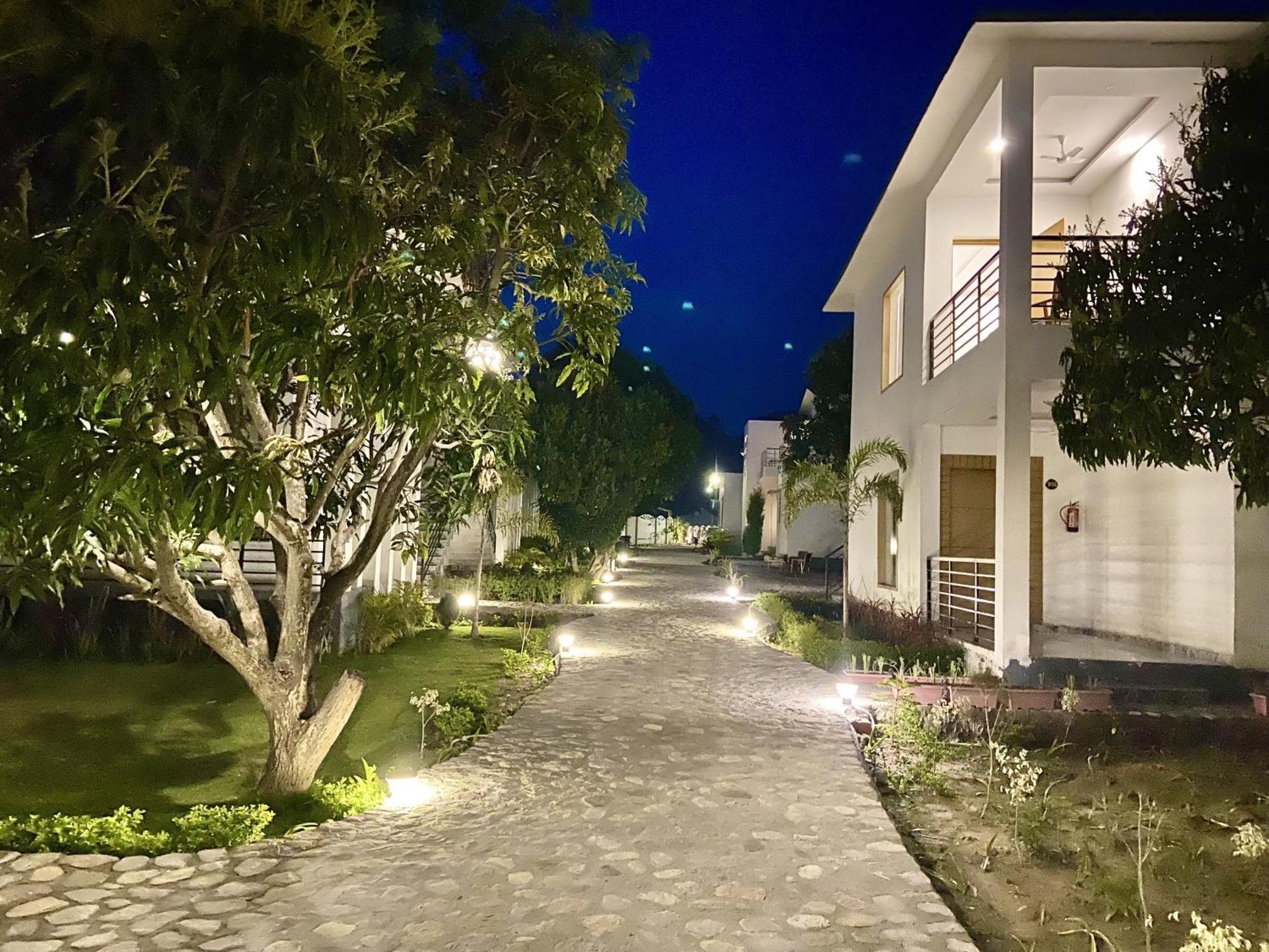The White Oak Corbett Spa & Resort Rāmnagar Exterior photo