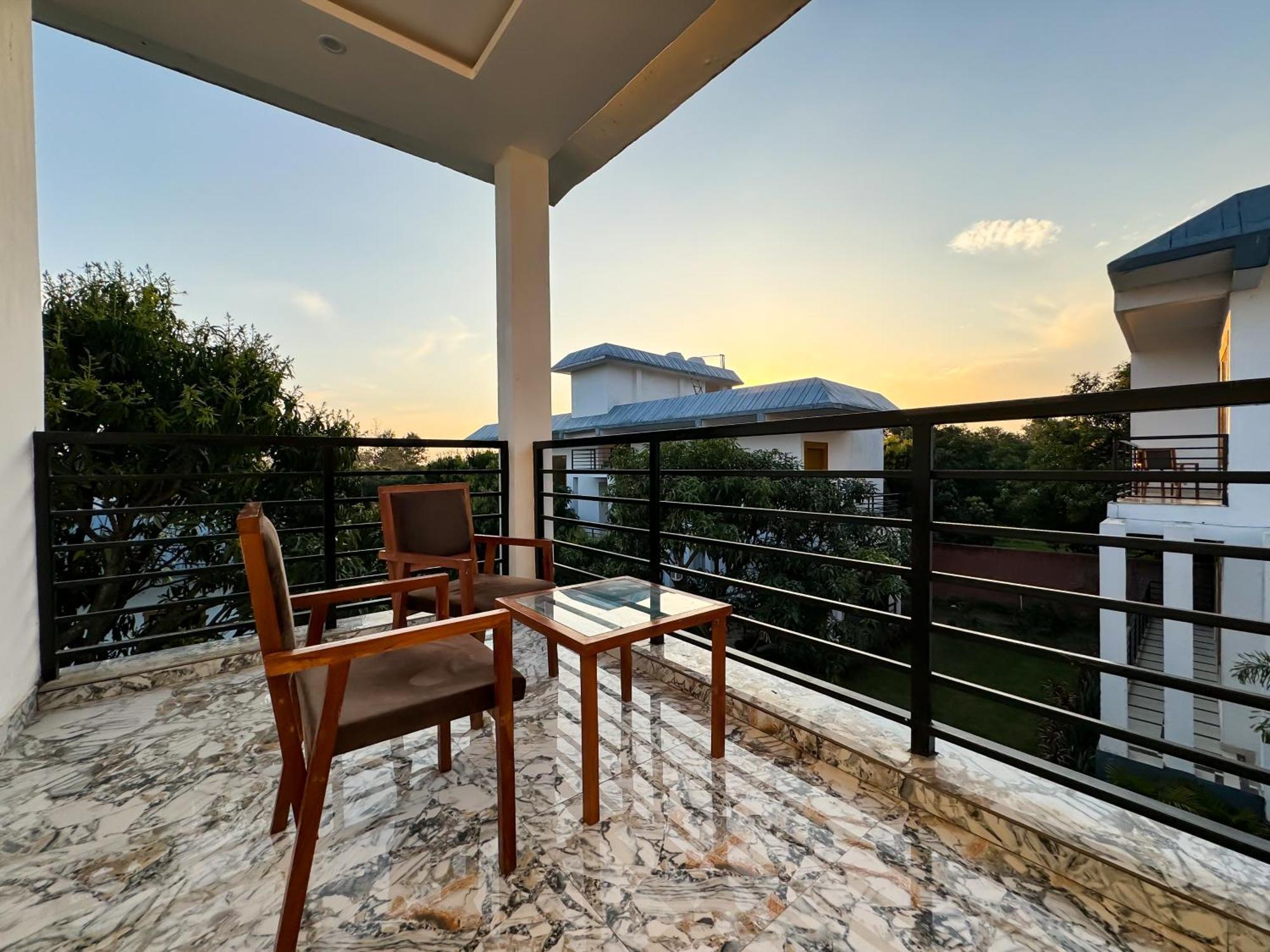 The White Oak Corbett Spa & Resort Rāmnagar Exterior photo